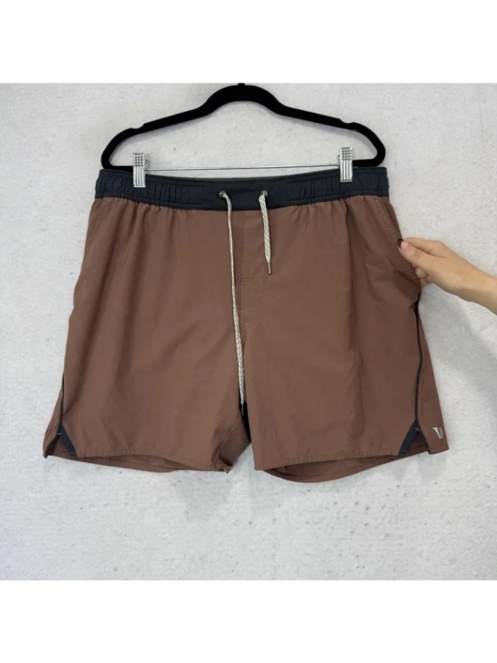 Vuori Shorts Mens XL Brown Lined Athletic Running Training 7 Inch Elastic Waist